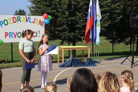 PRVI ŠOLSKI DAN BEGUNJE 11 FOTO LJUBO VUKELIČ